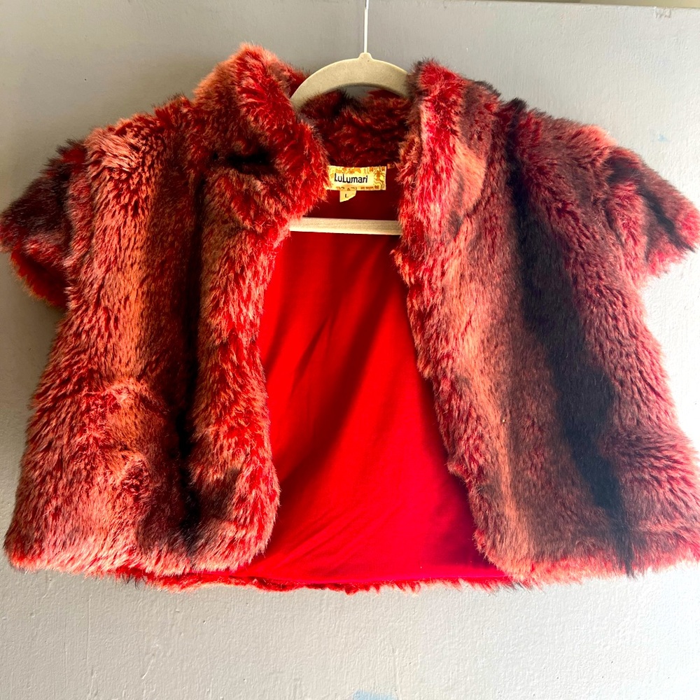 Red fur chubby lulumari size L